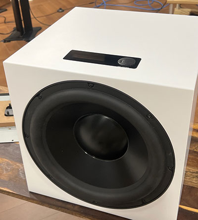 b03